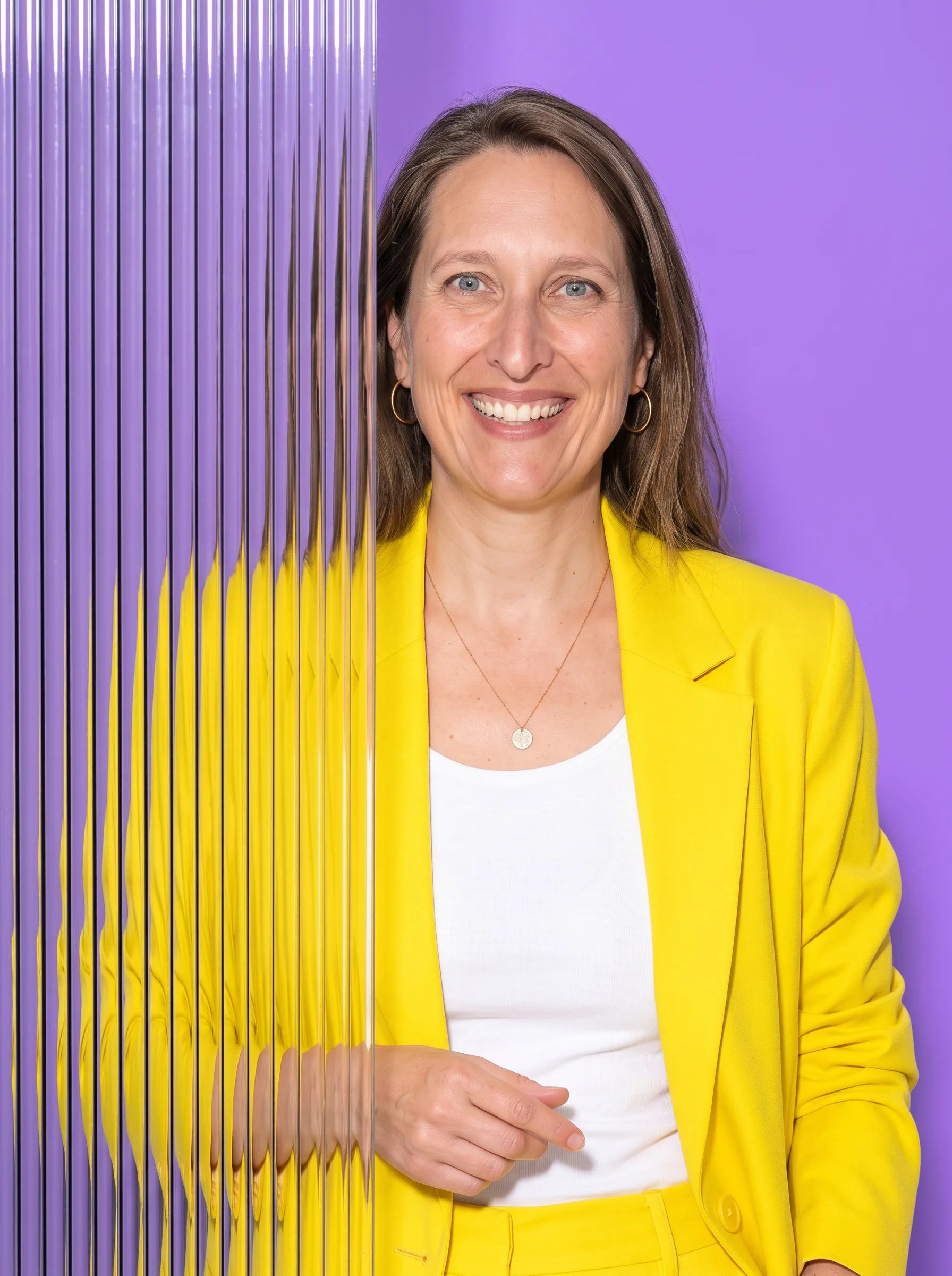 Dr. Vroni Hackl