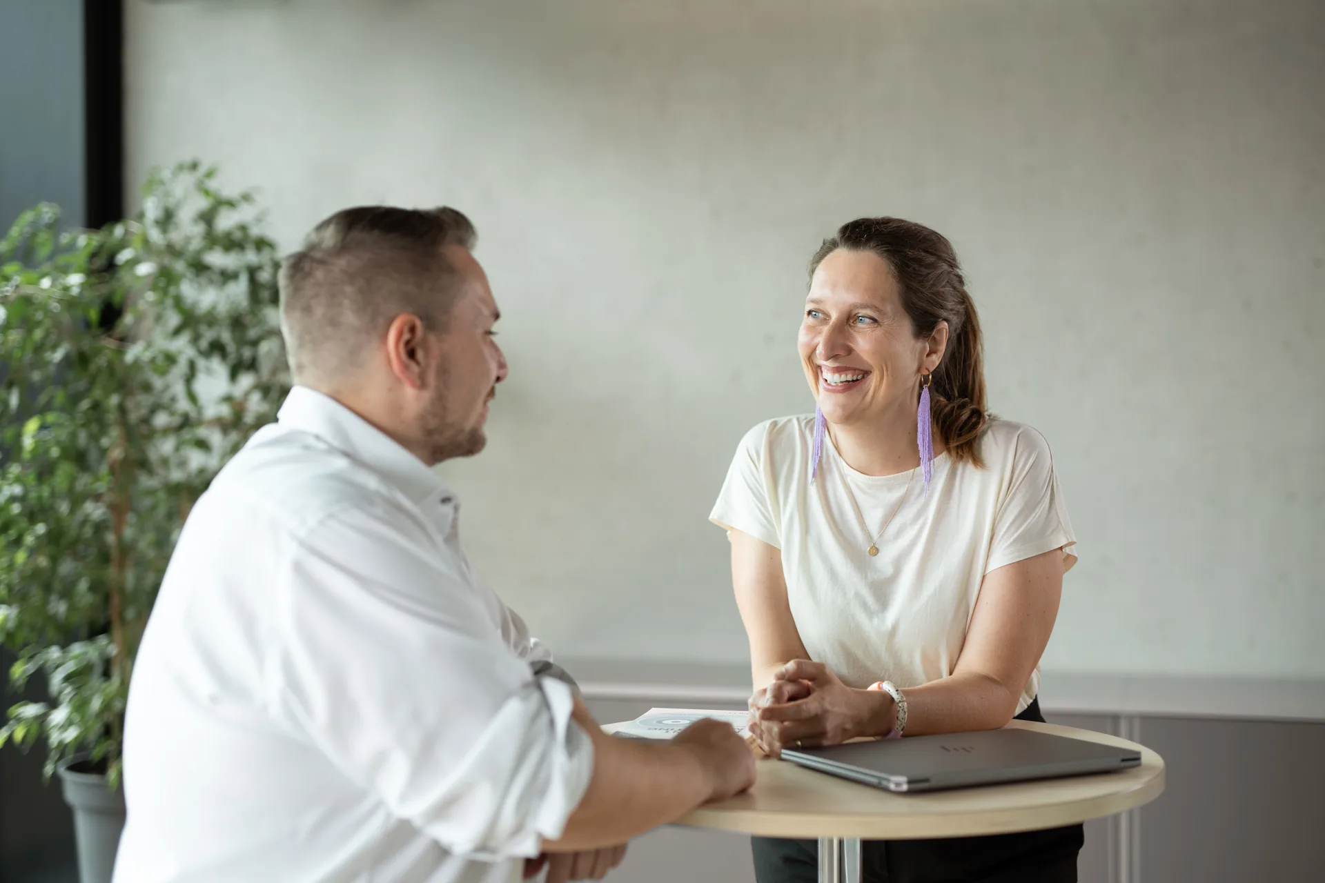 Dr. Vroni Hackl und Georg Neumann im Strategiegespräch
